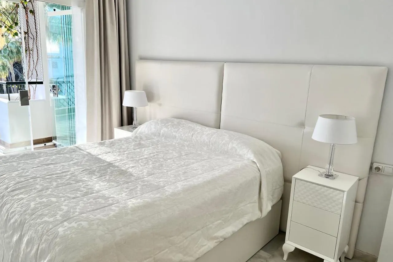 Mi Capricho Beachfront- P301 Apartment With Sea View Sitio de Calahonda